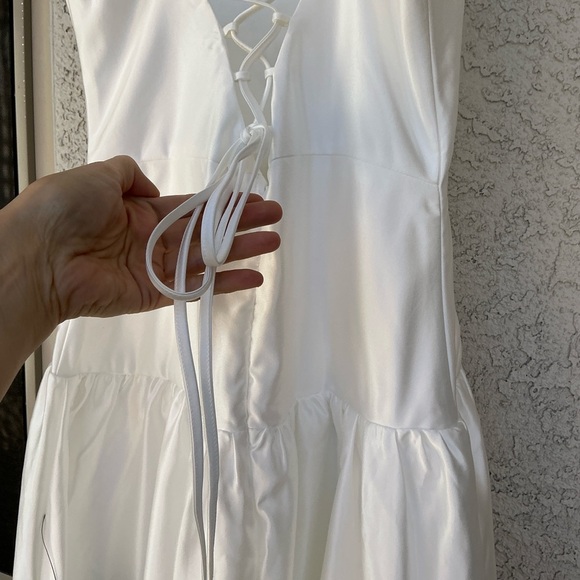 NWT Lulu’s Modern Adoration White Satin Backless Lace-Up Maxi Dress Small - Picture 11 of 13